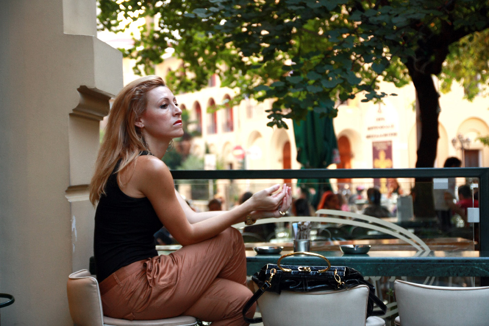 photo "***" tags: portrait, travel, Europe, woman
