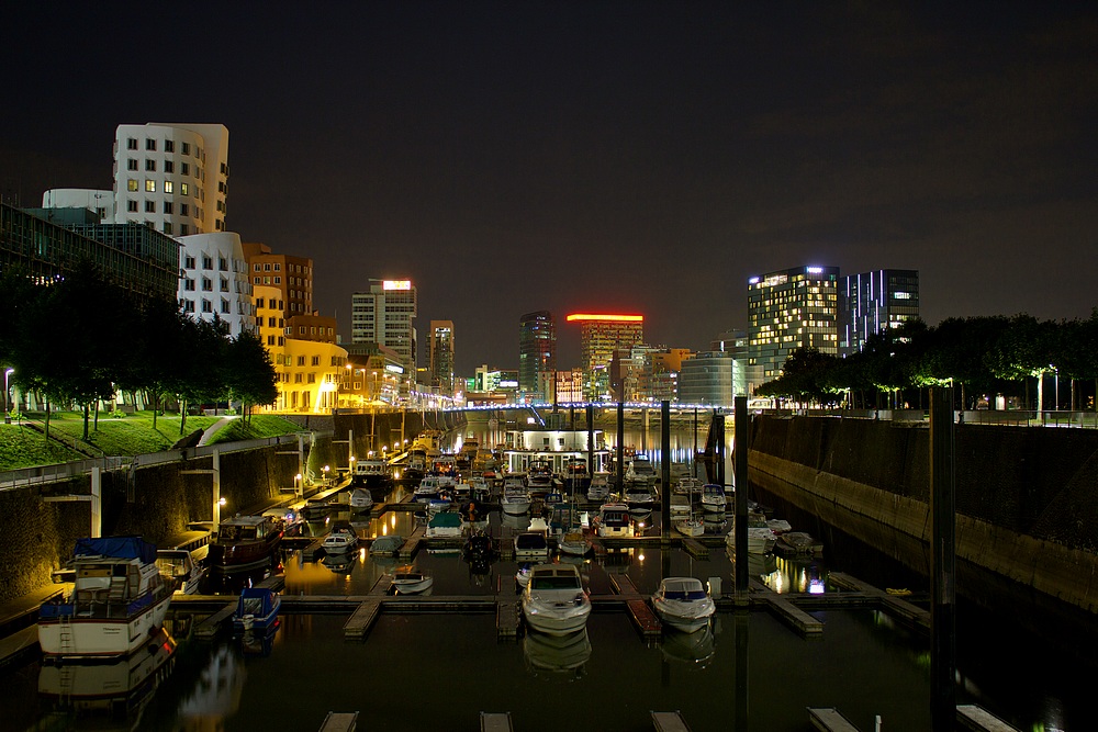 photo "Duesseldorf Media Harbour" tags: city, 