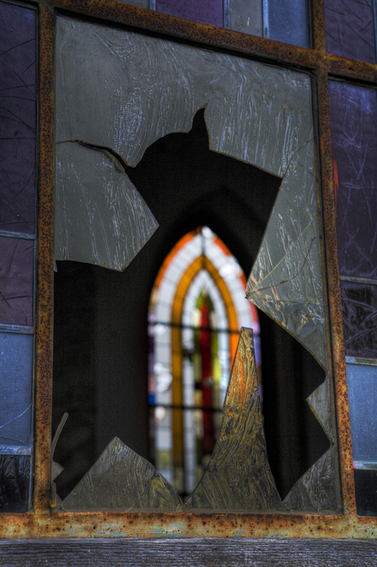 photo "The broken window" tags: architecture, landscape, 