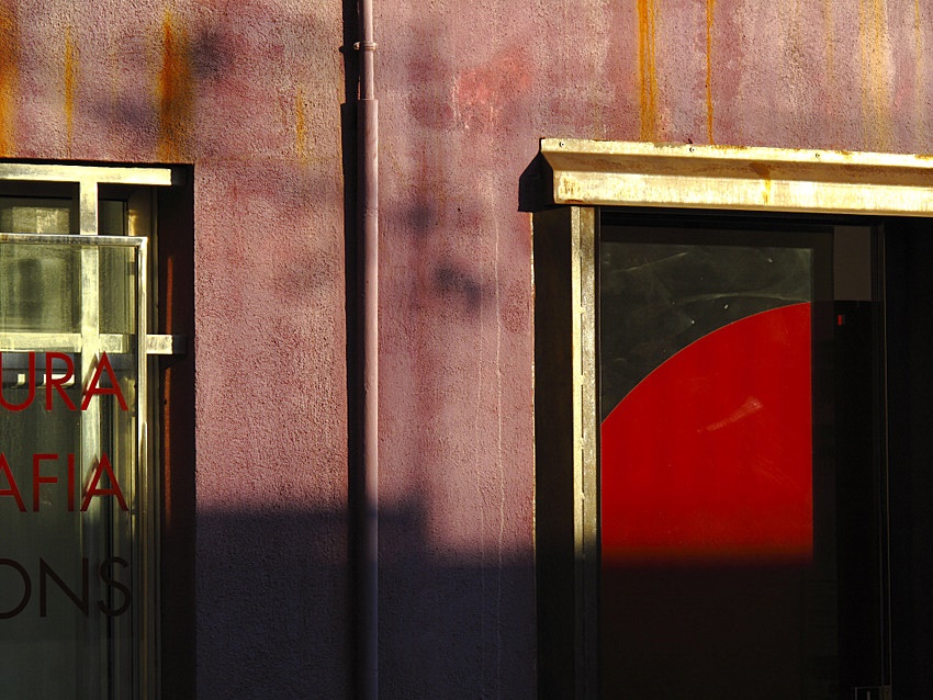 photo "***" tags: fragment, city, 