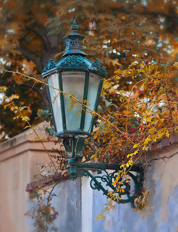 photo "The old lantern." tags: architecture, city, landscape, 