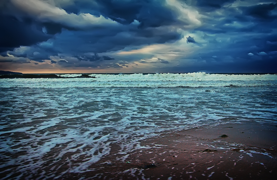 photo "And then a storm began" tags: landscape, autumn, water