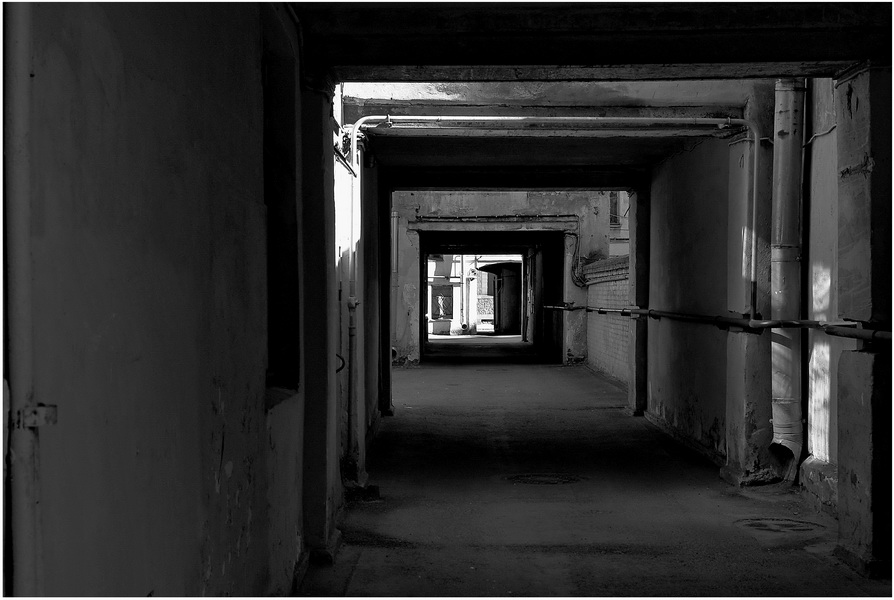 photo "***" tags: black&white, city, 