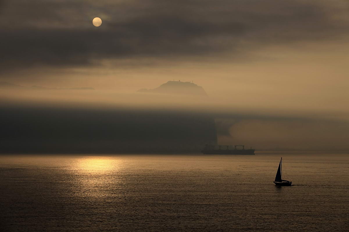 фото "Гибралтар в тумане." метки: путешествия, пейзаж, Европа, вода