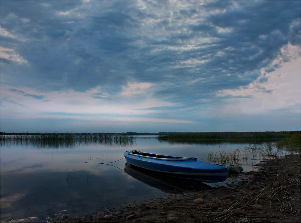 photo "A lonely boat" tags: landscape, 