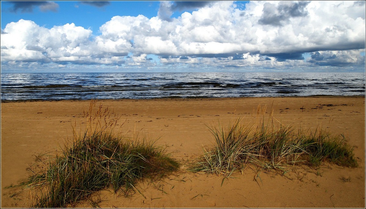 photo "Sand and water" tags: landscape, clouds, water