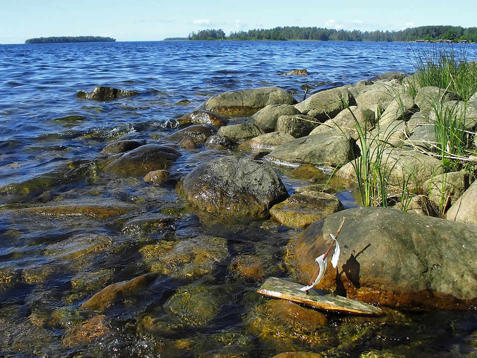 фото "Фотодуэль Одинокая лодка" метки: пейзаж, Карелия, Онежское озеро, вода, камень