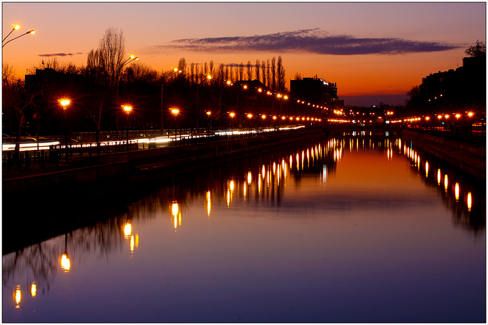 photo "City lights" tags: landscape, Bucharest, lake, night, sunset