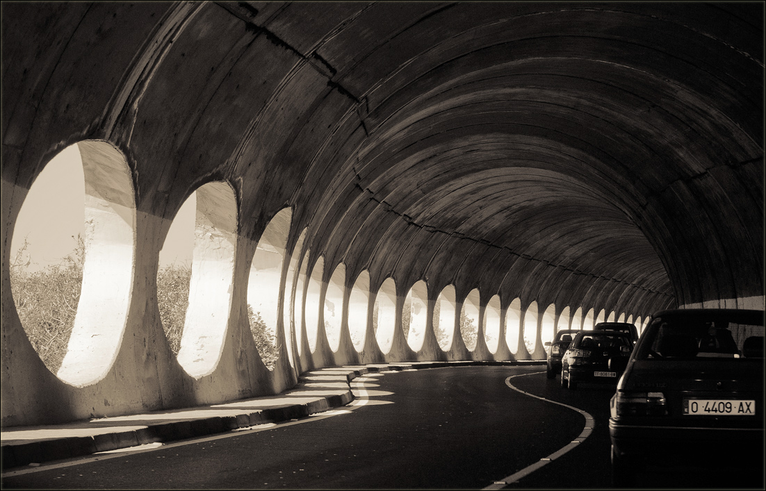 photo "Tunnel with windows" tags: architecture, reporting, landscape, 