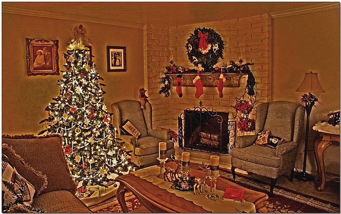 photo "Home For The Holidays" tags: interior, still life, 