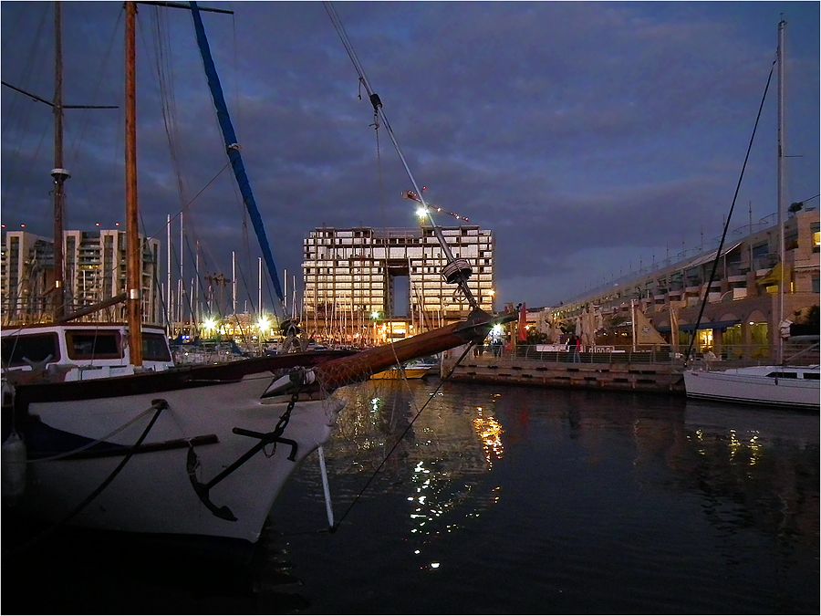 photo "Evening at the marina" tags: city, landscape, water