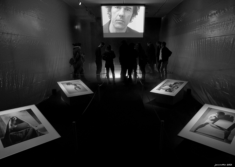 photo "HowToBridgeTheGap" tags: black&white, misc., 