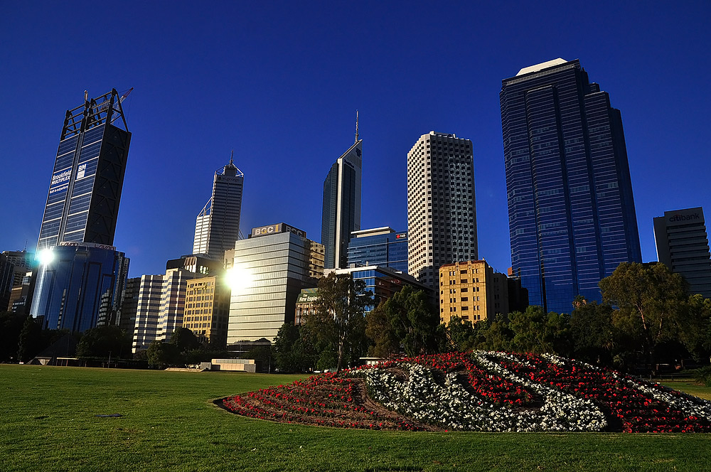 photo "The City of sun" tags: landscape, city, summer