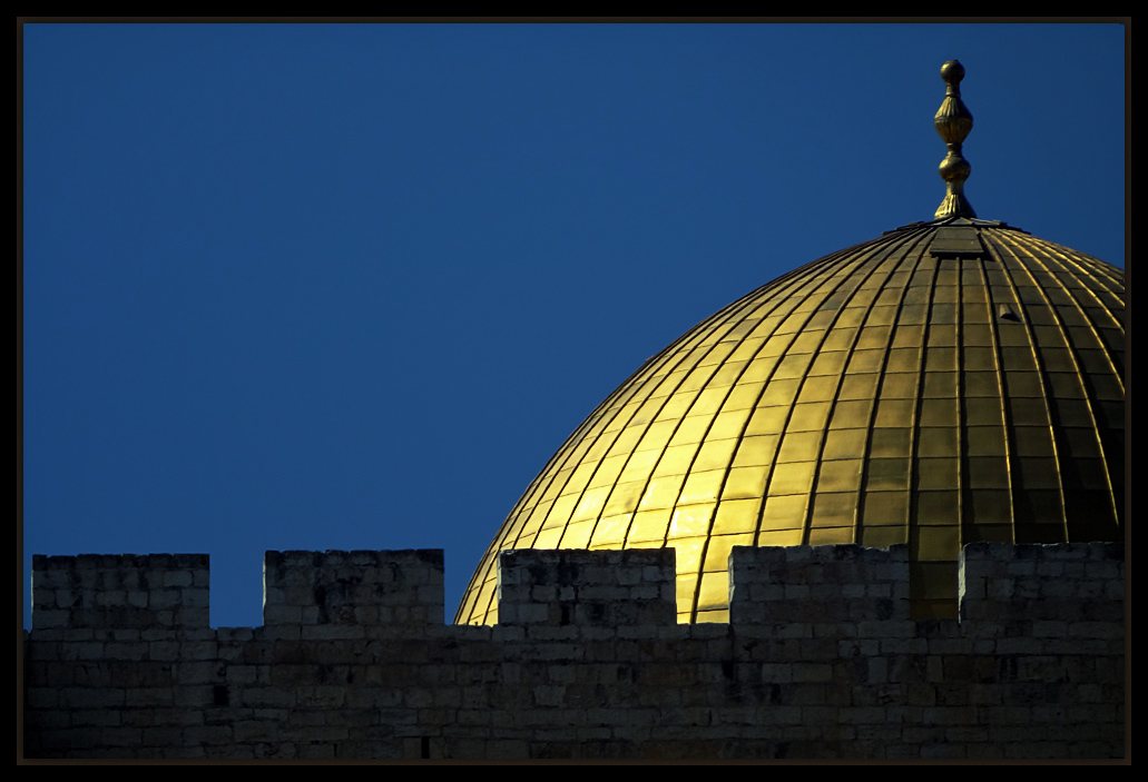 photo "Rock of the Dome" tags: architecture, travel, landscape, 