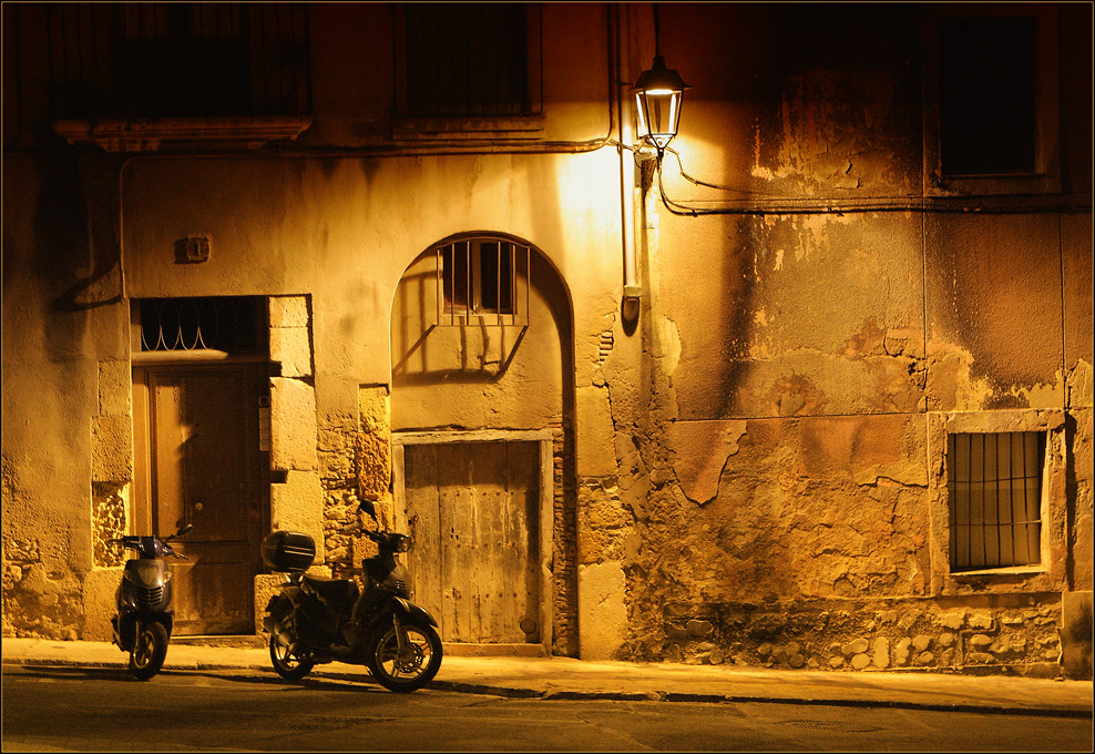 photo "In the streets of Tarragona-2" tags: travel, city, Europe