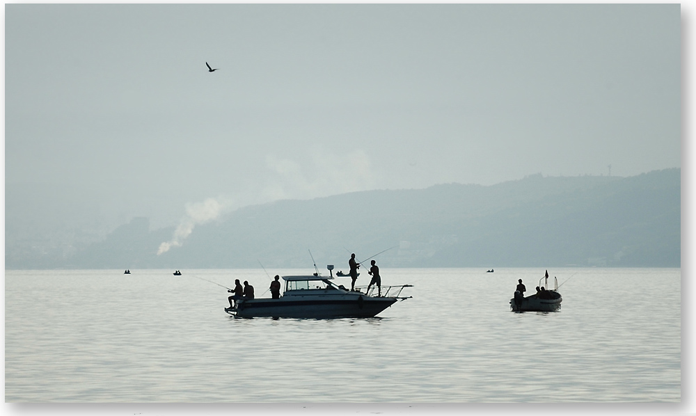 фото "Fishermen at sea" метки: путешествия, пейзаж, вода