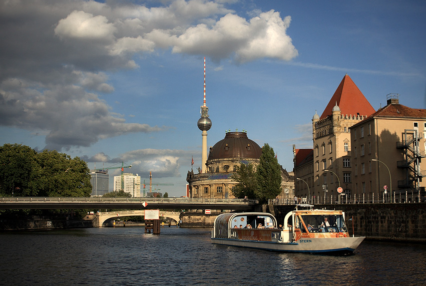 photo "Berlin" tags: landscape, city, water