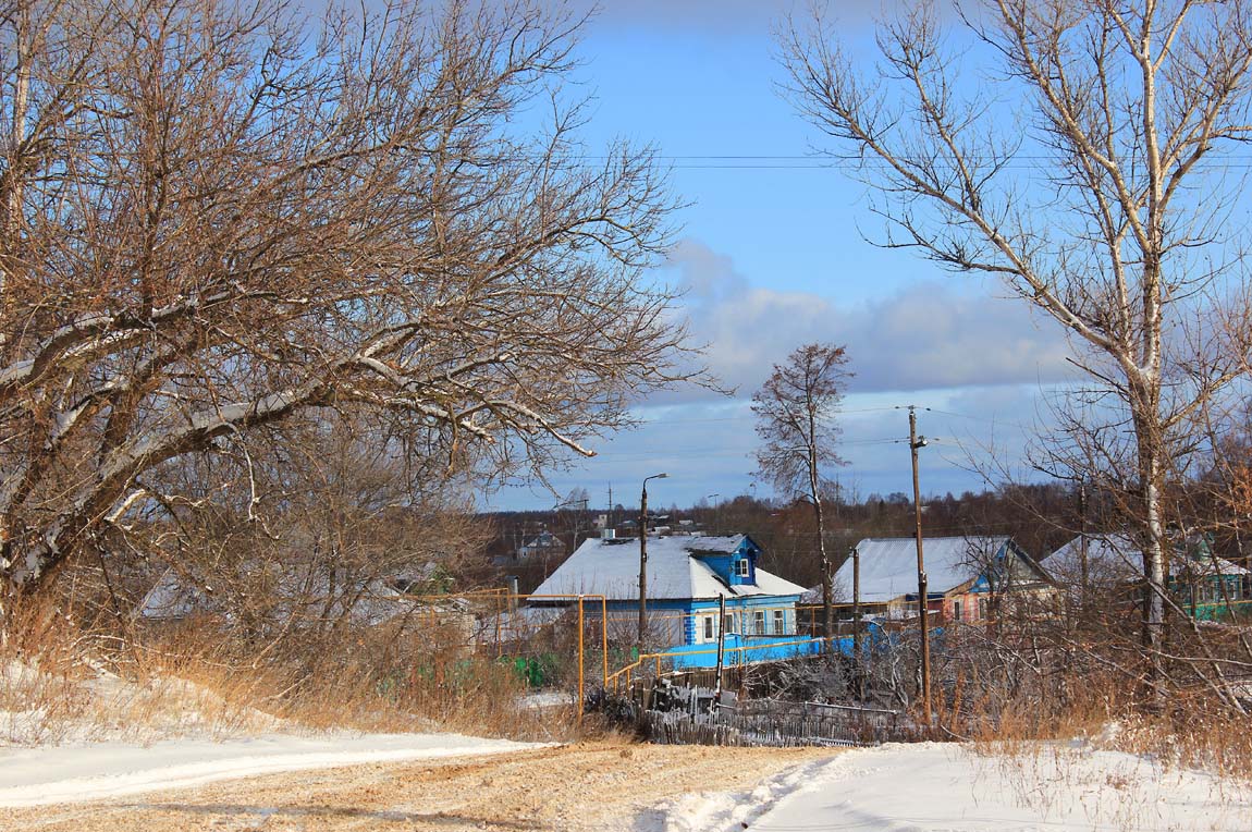 photo "The first snow." tags: landscape, architecture, road, snow, winter