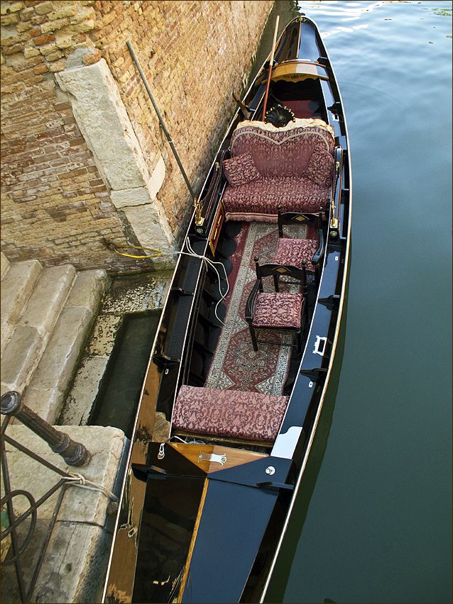 photo "Not luxury, but a means of transportation." tags: travel, fragment, Europe