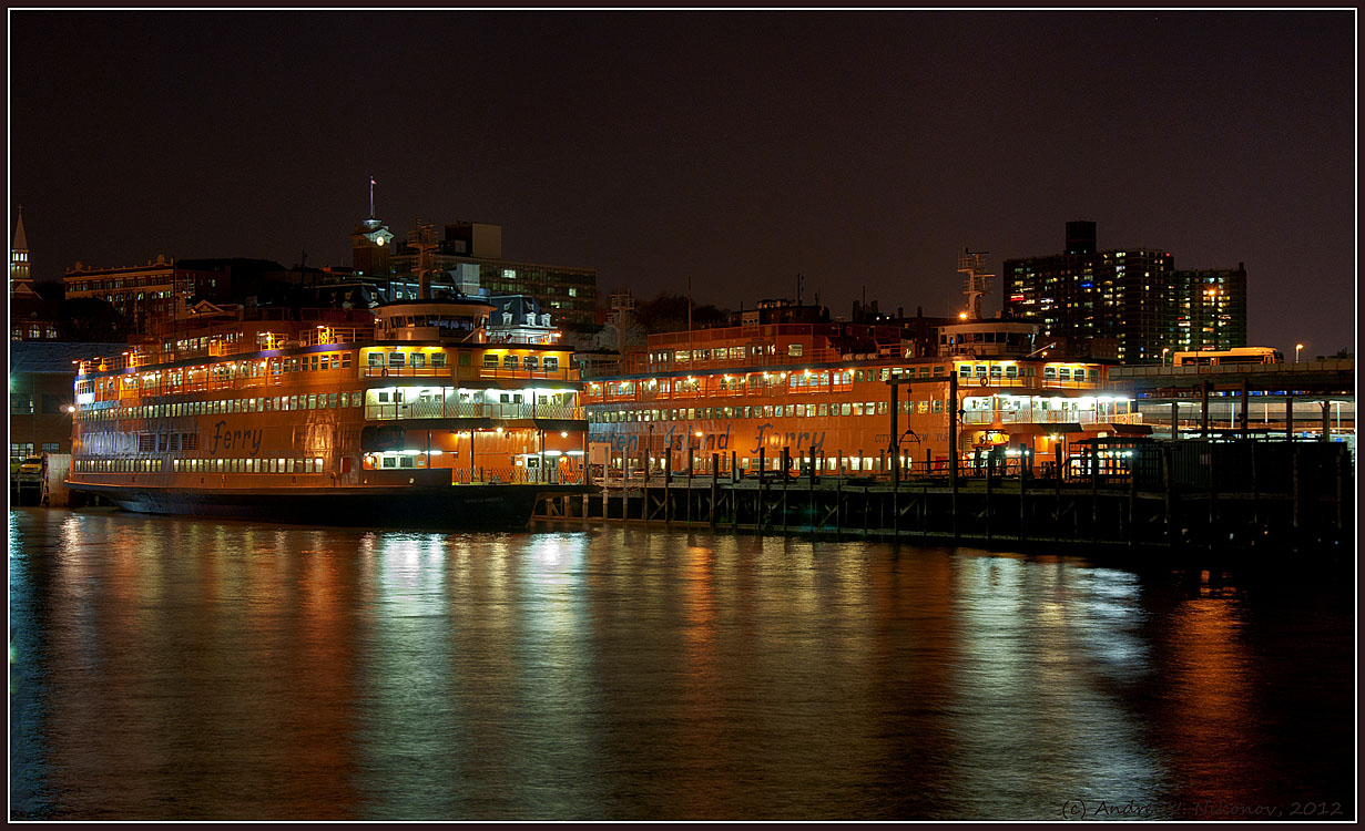 фото "Staten Island ferry at night" метки: пейзаж, город, вода