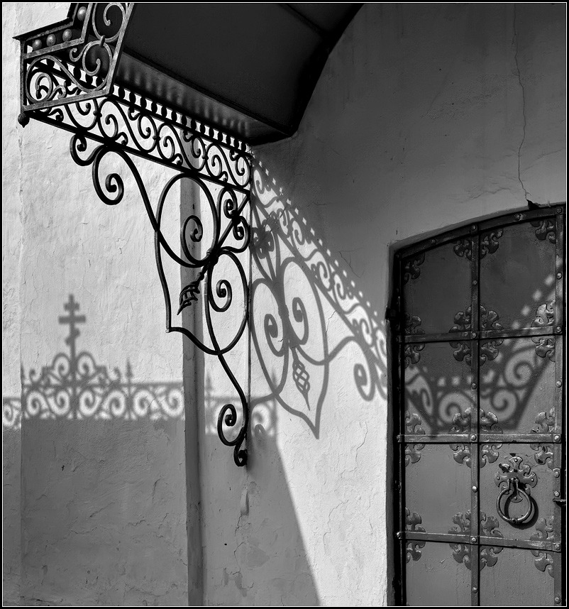 photo "shadow" tags: fragment, black&white, 