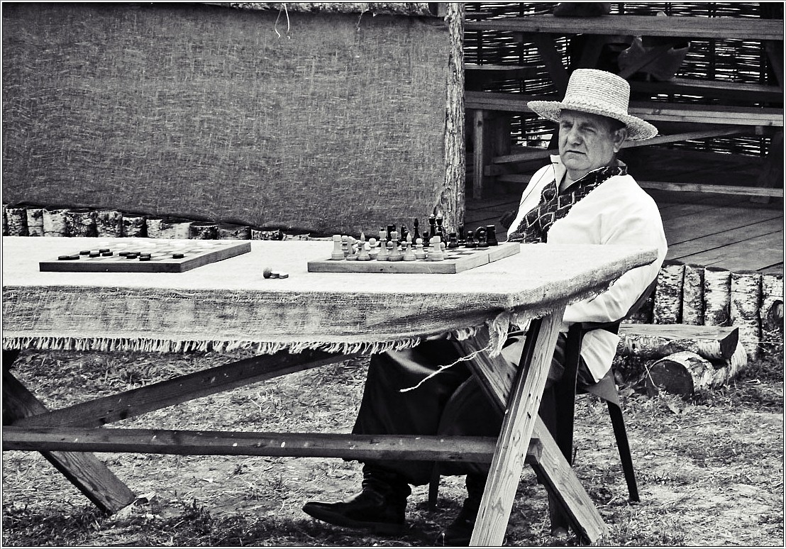 photo "chess-checkers player" tags: genre, 