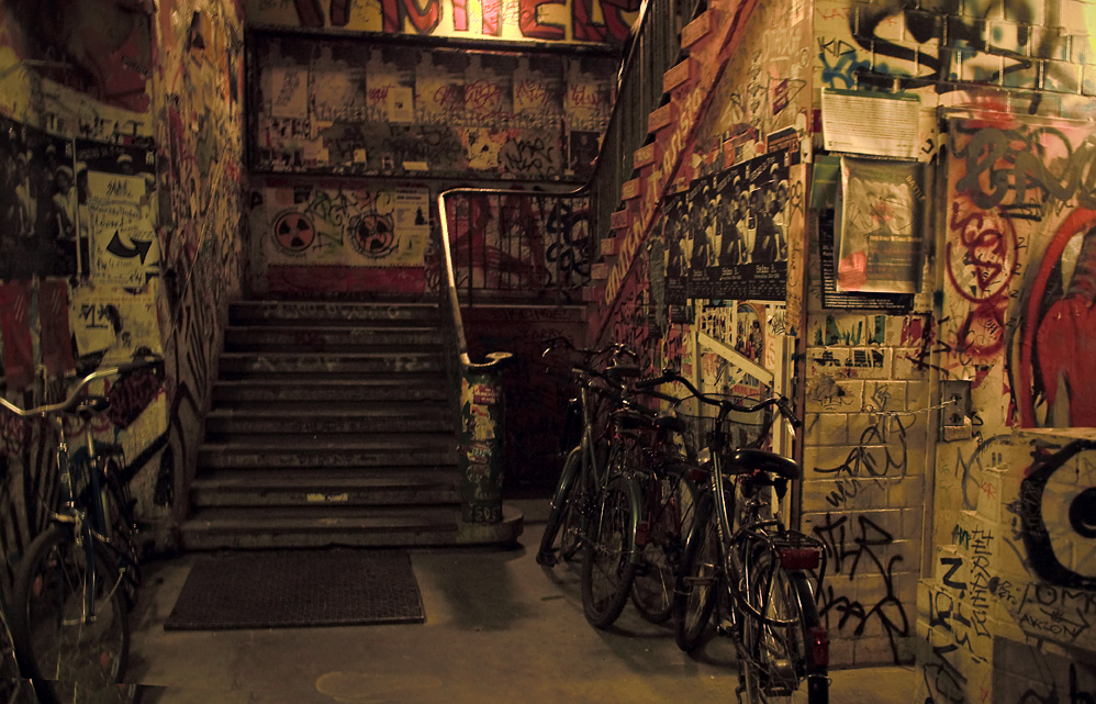 photo "Tacheles" tags: city, 