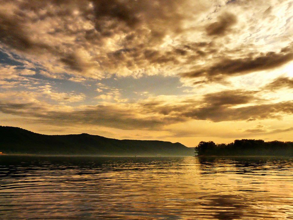 photo "***" tags: landscape, clouds, water