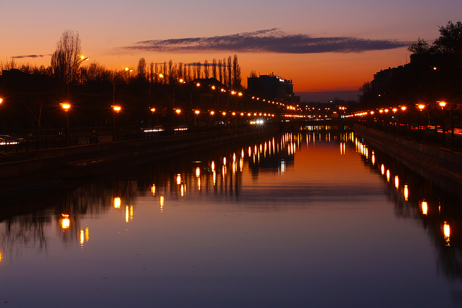 photo "Twilight colors" tags: landscape, city, Bucharest, reflections, river, sunset
