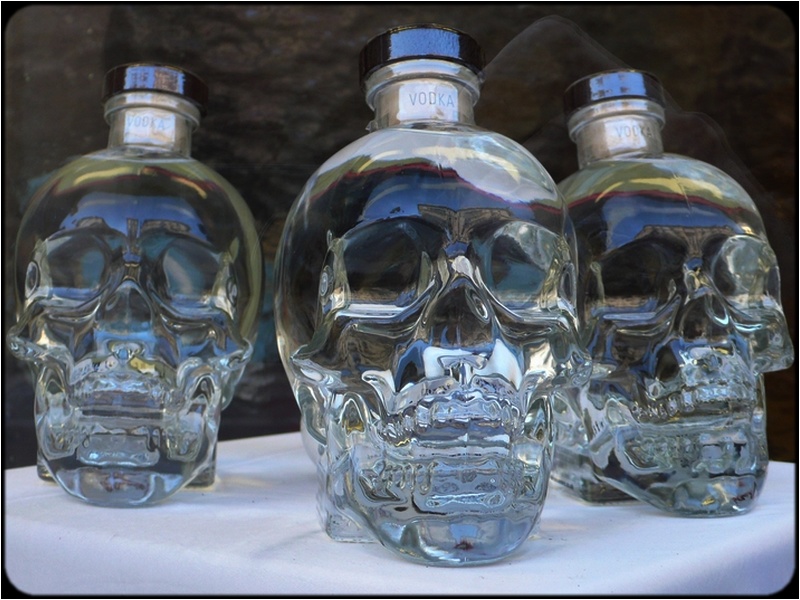 photo "vodka skulls" tags: still life, humor, 