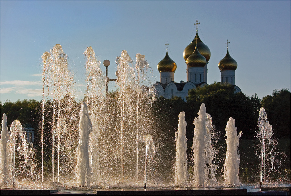 photo "***" tags: architecture, landscape, Yaroslavl, sun, temple