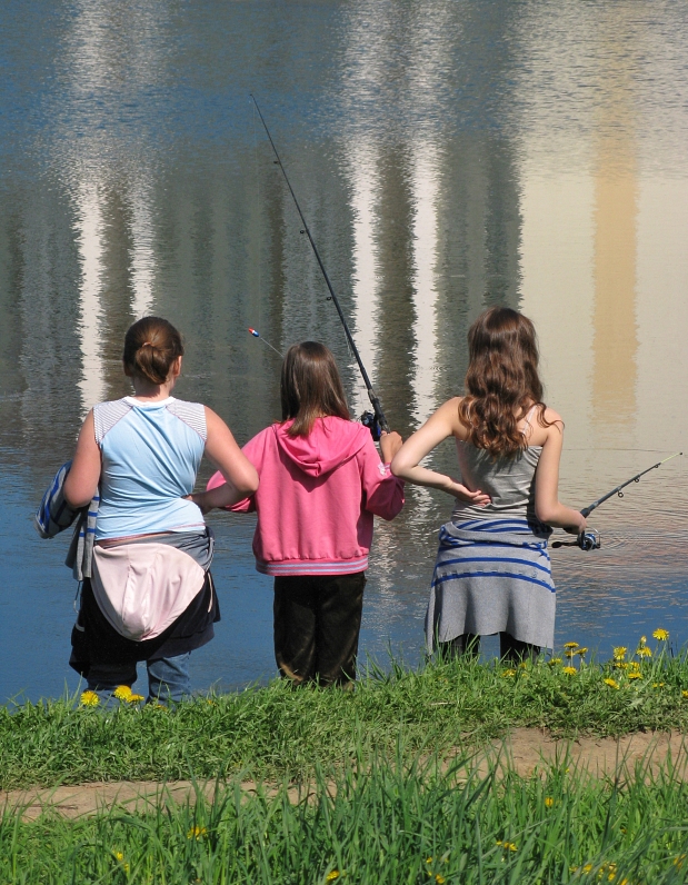 photo "Fishing girls" tags: genre, city, 