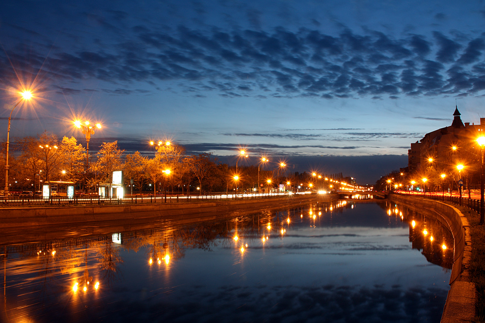 photo "Lights in the dusk" tags: landscape, city, Bucharest, reflections, river, sunset