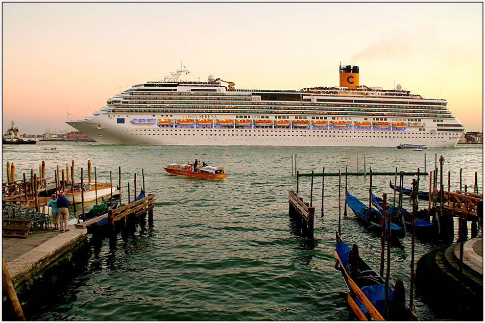 photo "COSTA SERENA" tags: travel, landscape, Europe, Venice, ship, water