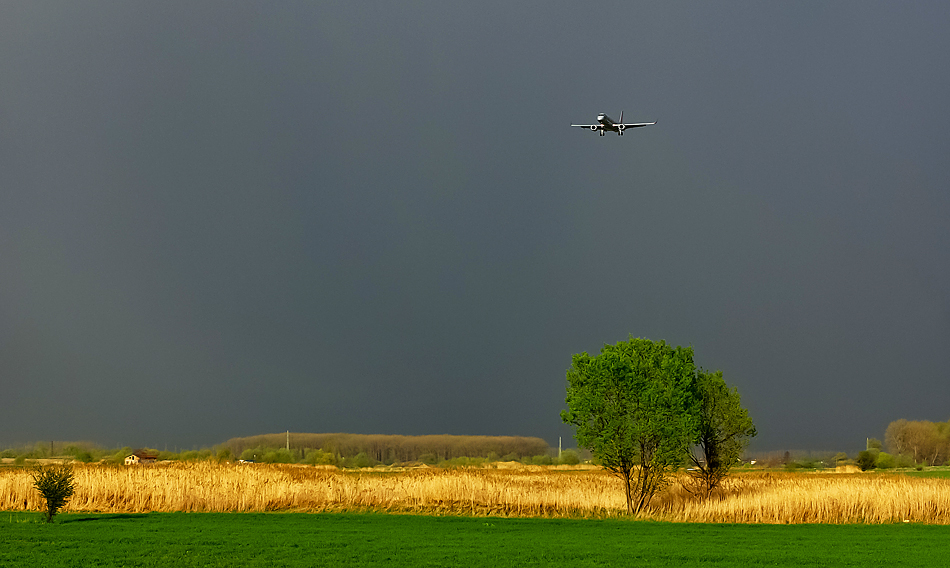 photo "Landing field..." tags: travel, nature, Europe