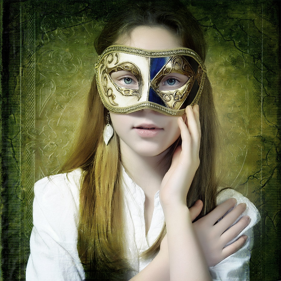photo "Girl with the Mask" tags: portrait, old-time, woman