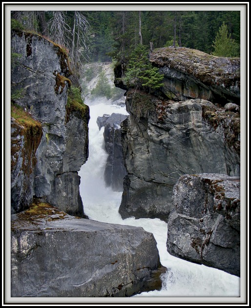 photo "Water, stone sharpens" tags: landscape, mountains