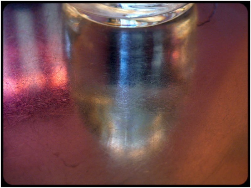 photo "waterglass reflection" tags: abstract, still life, 