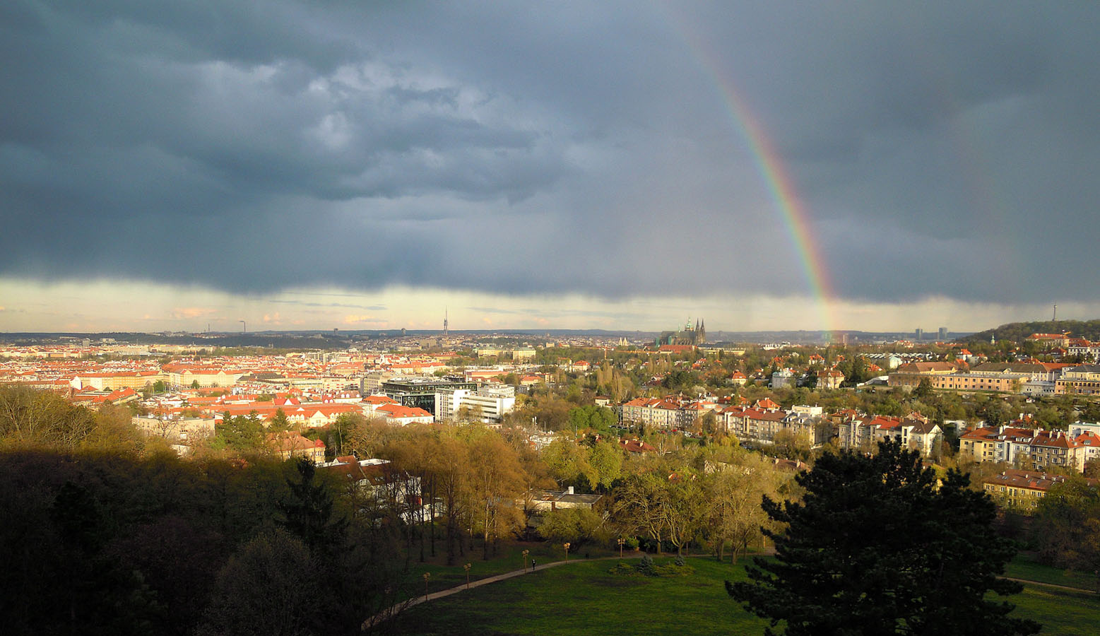 photo "***" tags: landscape, Prague, clouds, rainbow