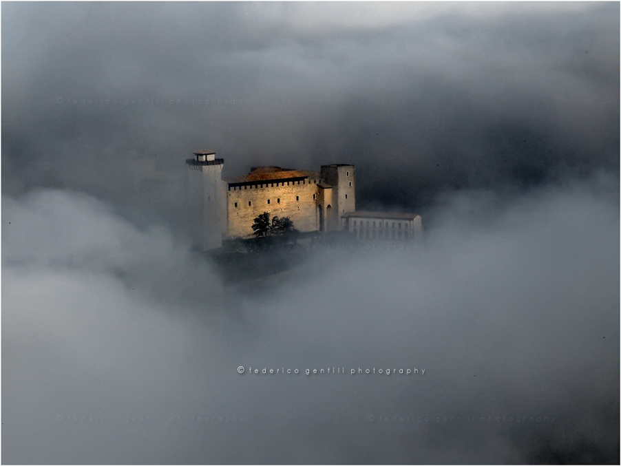 photo "Sunbeam on Castle" tags: landscape, 