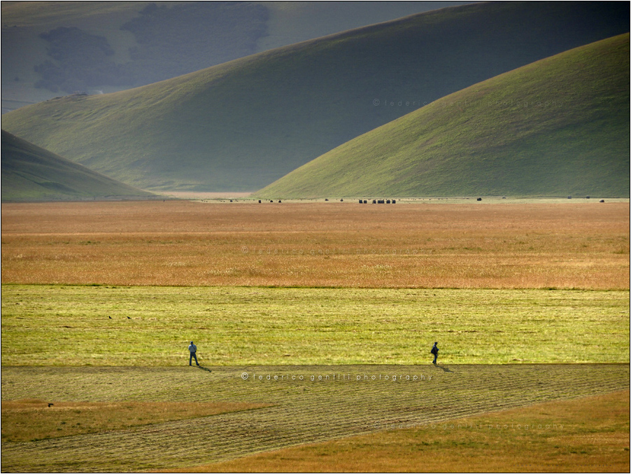 photo "The Photographers" tags: landscape, mountains