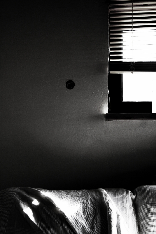 photo "light below the window" tags: , 