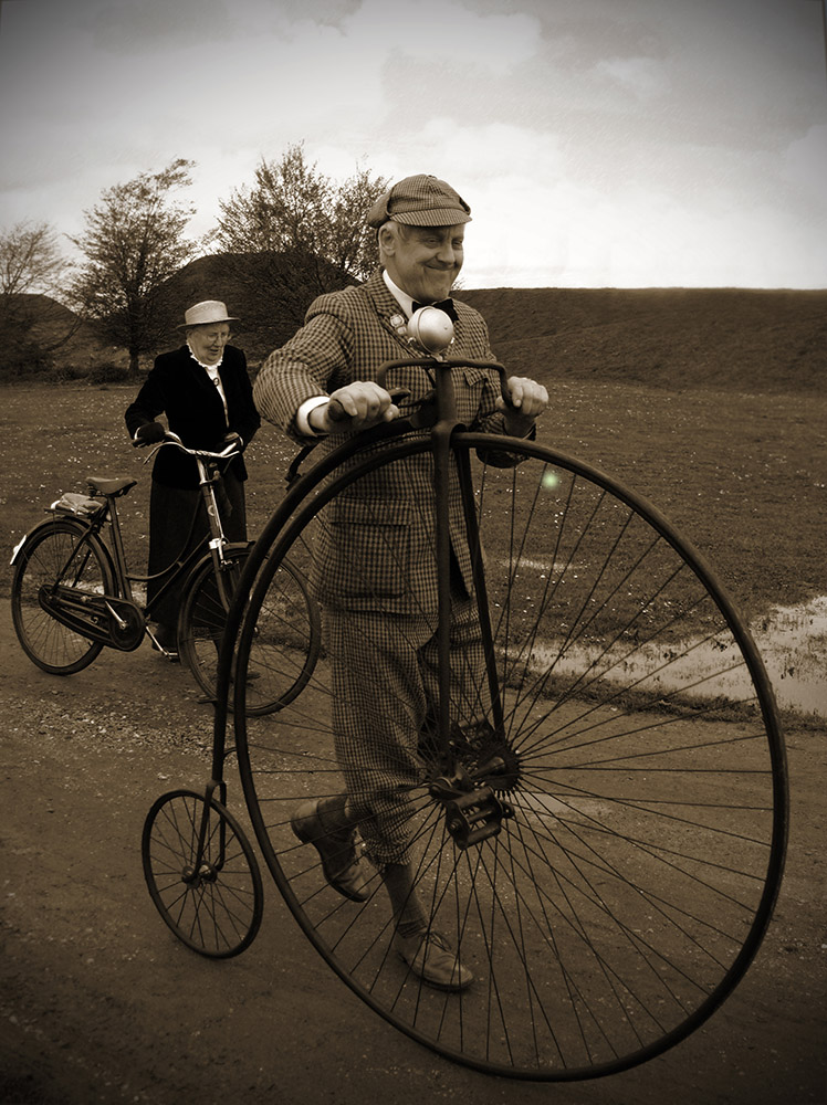 фото "Велосипедисты минувшеге века" метки: ретро, репортаж, 