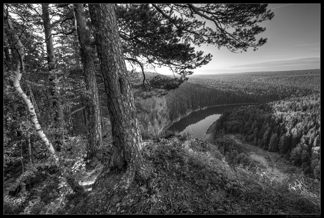photo "***" tags: landscape, black&white, forest, mountains, river
