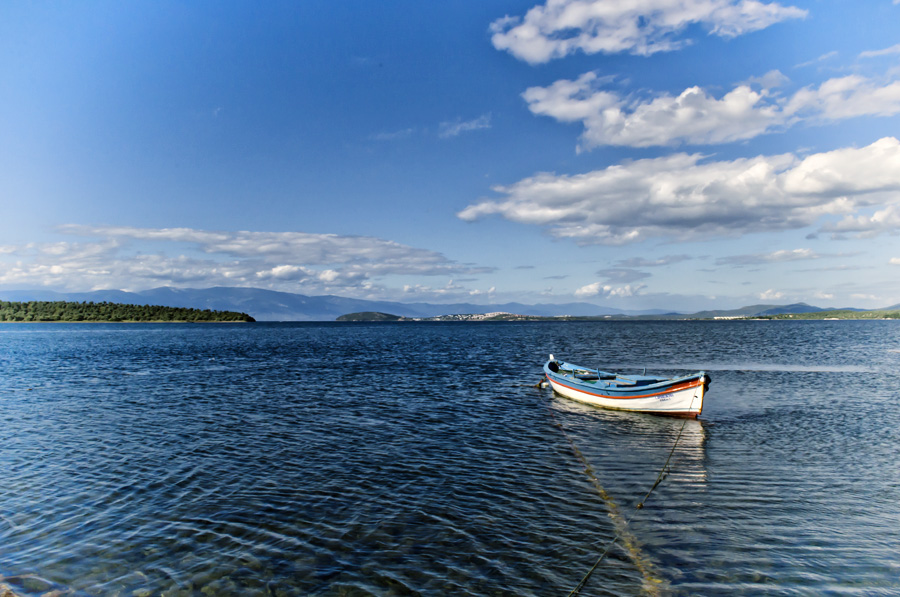 photo "alone" tags: landscape, clouds, water