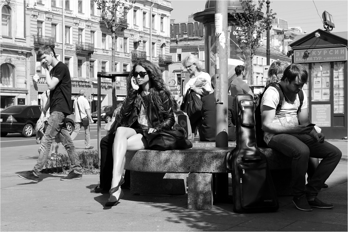 photo "It's a mobile mobile world..." tags: street, genre, black&white, 