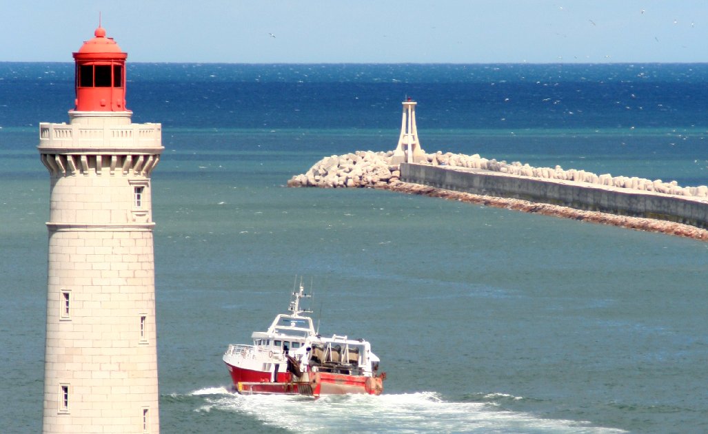 фото "entering in the port" метки: пейзаж, вода