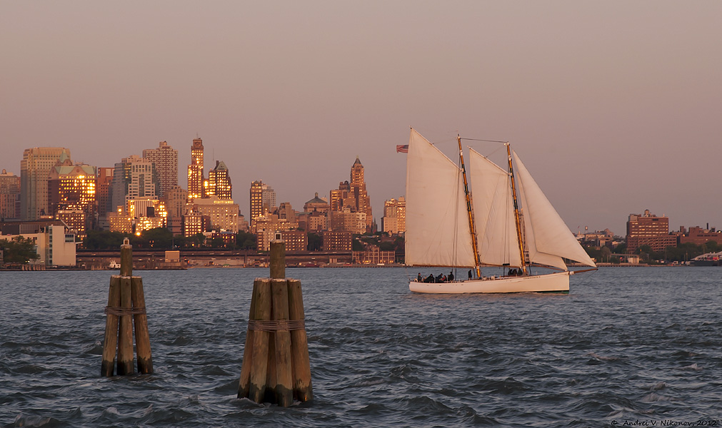 фото "Sunset over New York Harbor" метки: пейзаж, Нью-Йорк, вода, закат