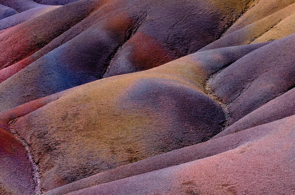 фото "Colored earth" метки: пейзаж, абстракция, природа, Африка, Маврикий, абстракция, земля, путешествия, семицветная земля, фактура, цвет, шамарель, экзотика