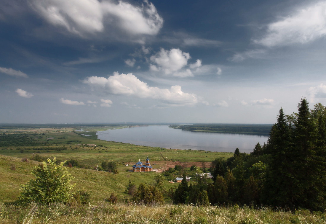 фото "Церковь на берегу реки" метки: пейзаж, лето